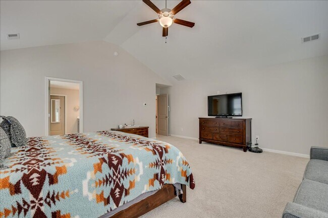 Building Photo - 211 Palisade Rdg