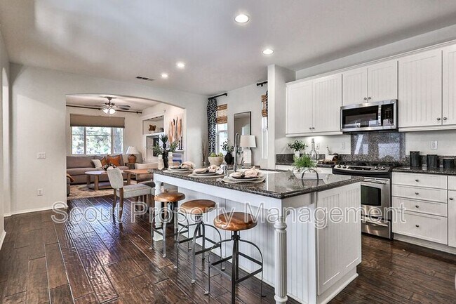 Building Photo - 28814 S Lake Dr