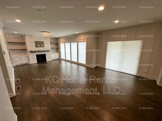 Building Photo - 2362 SW Old Port Rd