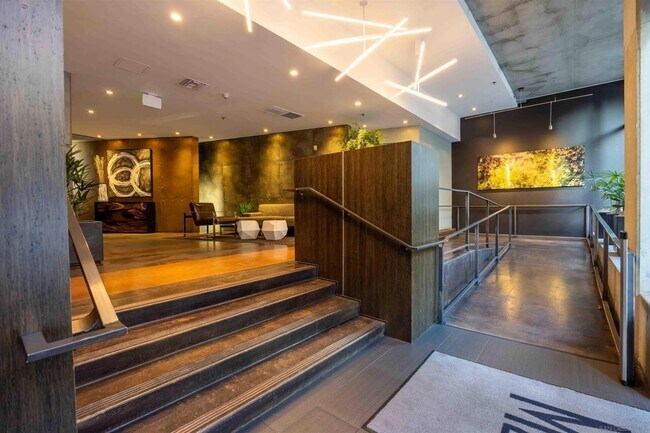 Building Photo - 1050 Island Ave