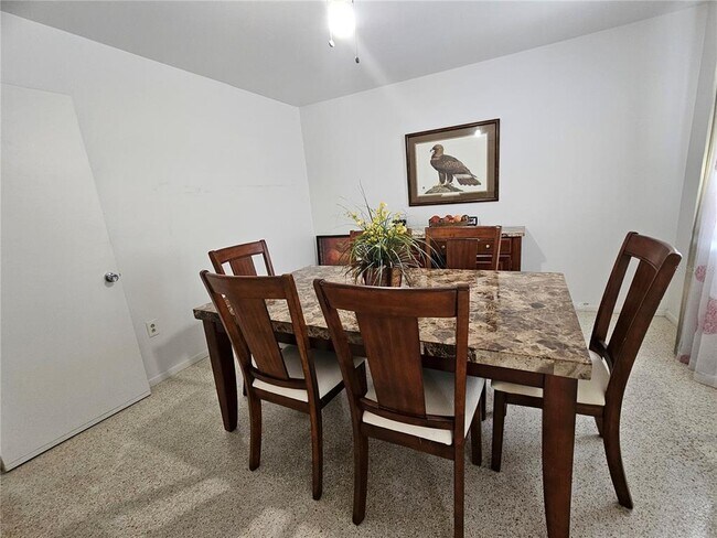 Building Photo - 1703 Amhurst Cir