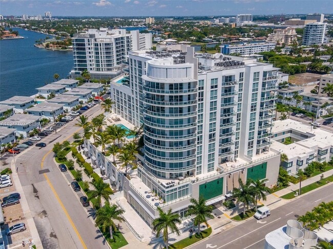 Building Photo - 401 N Birch Rd