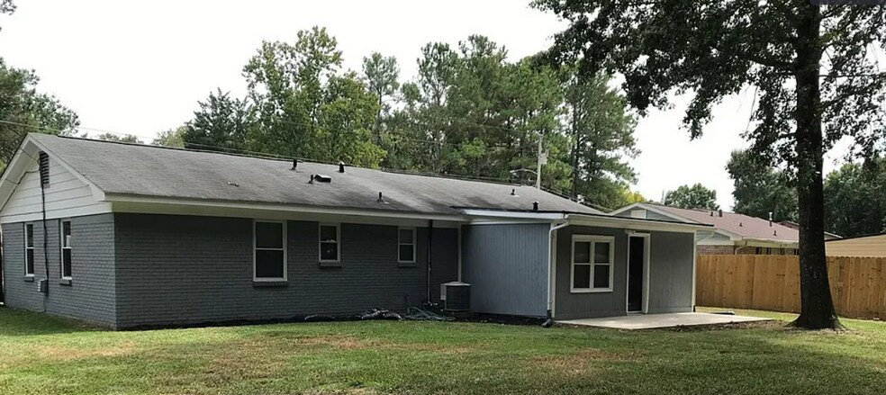 Back of the house - 8149 Maudie Ln