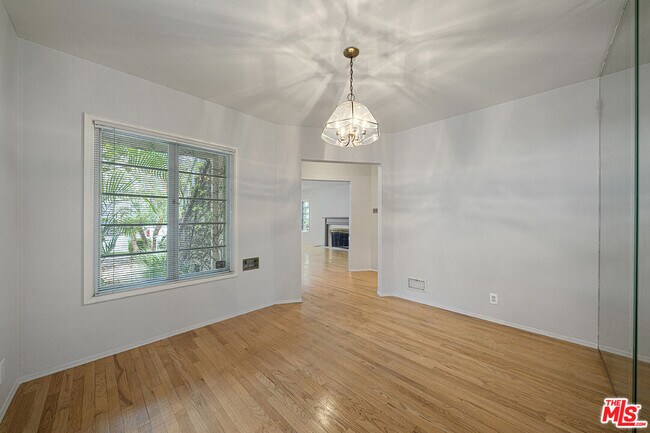 Building Photo - 10374 Ashton Ave