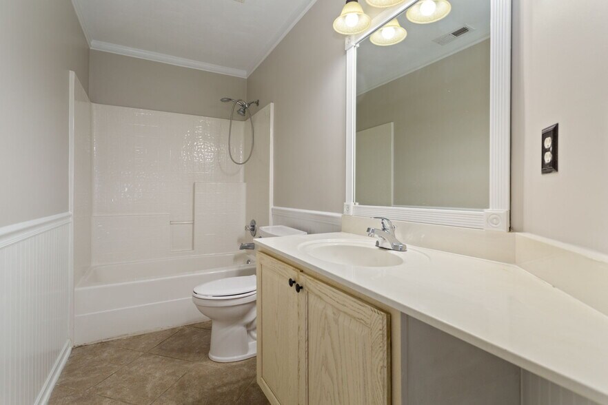 Building Photo - 22301 Tradewinds Dr
