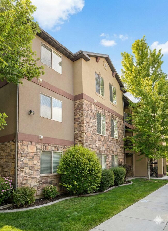 Building Photo - 956 W 580 S