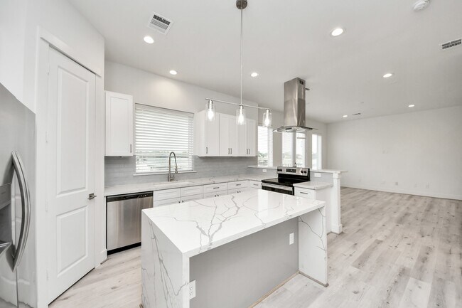 Building Photo - 2920 Nance St