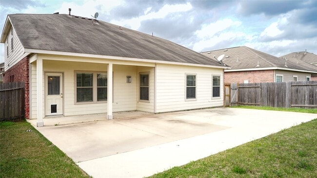 Building Photo - 15206 Bartlett Landing Dr