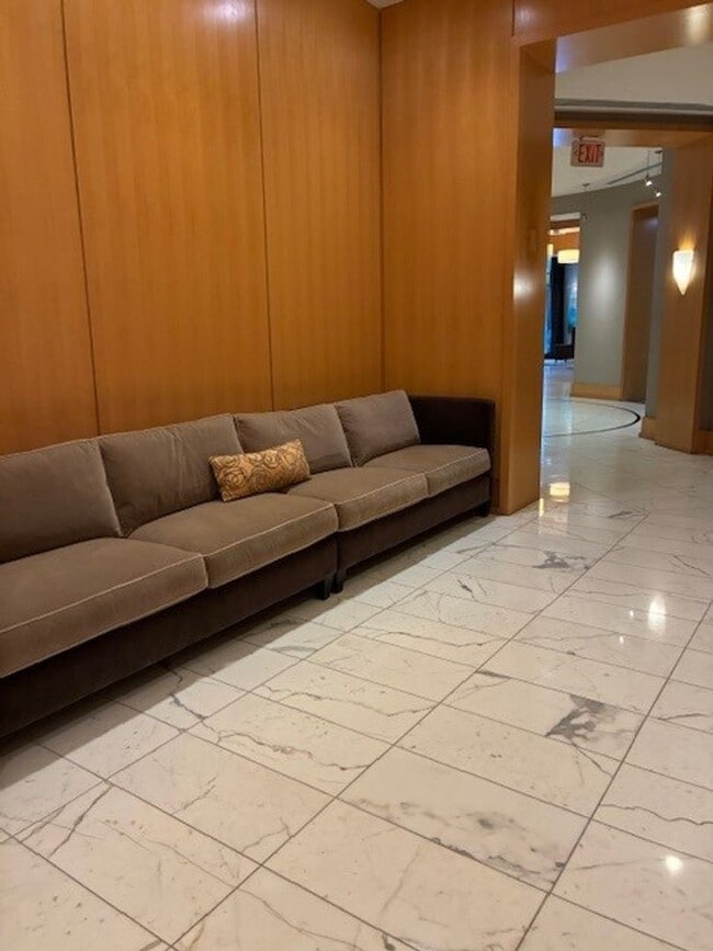 Building Photo - Luxury Condo in National Harbor