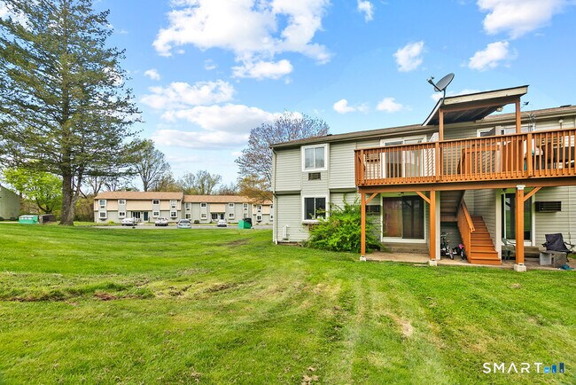 Building Photo - 35 Carillon Dr