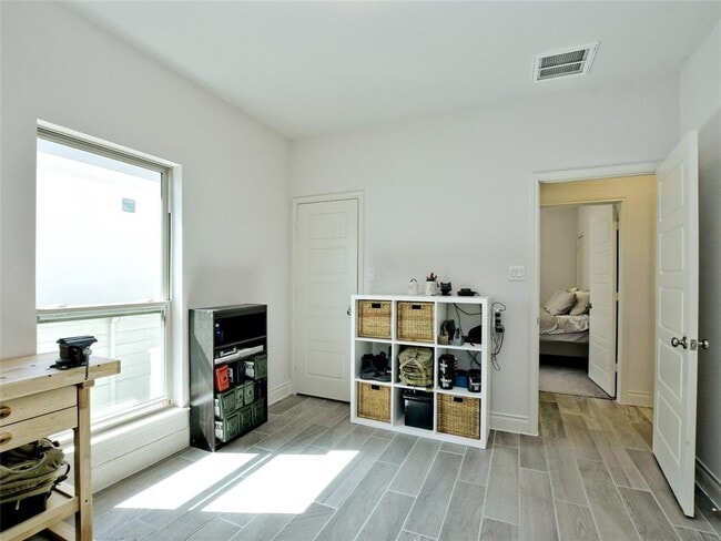 Building Photo - 3708 Mercer Rd