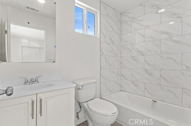 Building Photo - 709 W 80th St