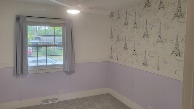 Building Photo - 308 Tamarack Ave