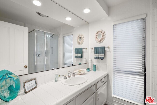 Building Photo - 4244 Avenida De La Encinal