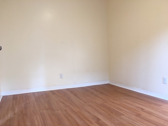 Building Photo - 86 Adeline St