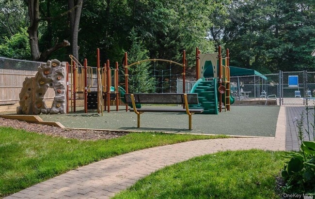 Building Photo - 277 Vista Dr