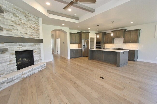 Building Photo - Immaculate Single-Level Home in Reveille de Valor