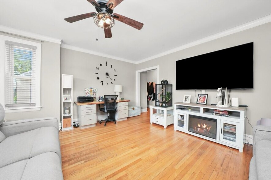 Building Photo - 3115 N Marmora Ave