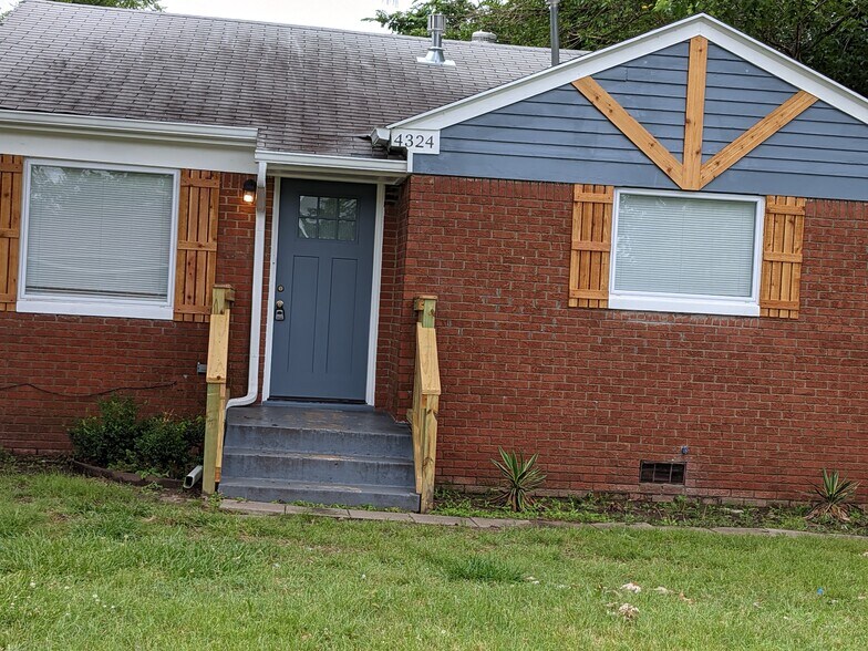 Front view - 4324 NW 16th St