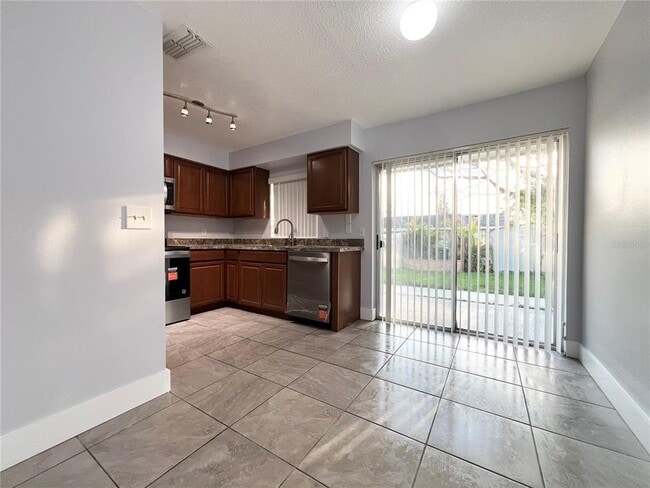 Building Photo - 11340 Cardiff Dr