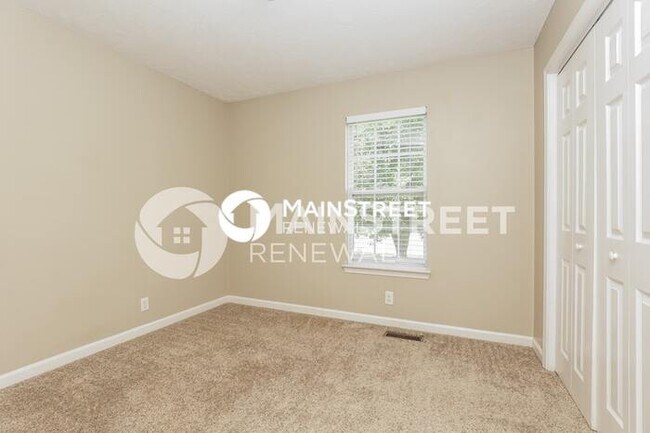 Building Photo - 3 Bedroom Pet-Friendly Home in Old Hickory, TN with Main Street Renewal
