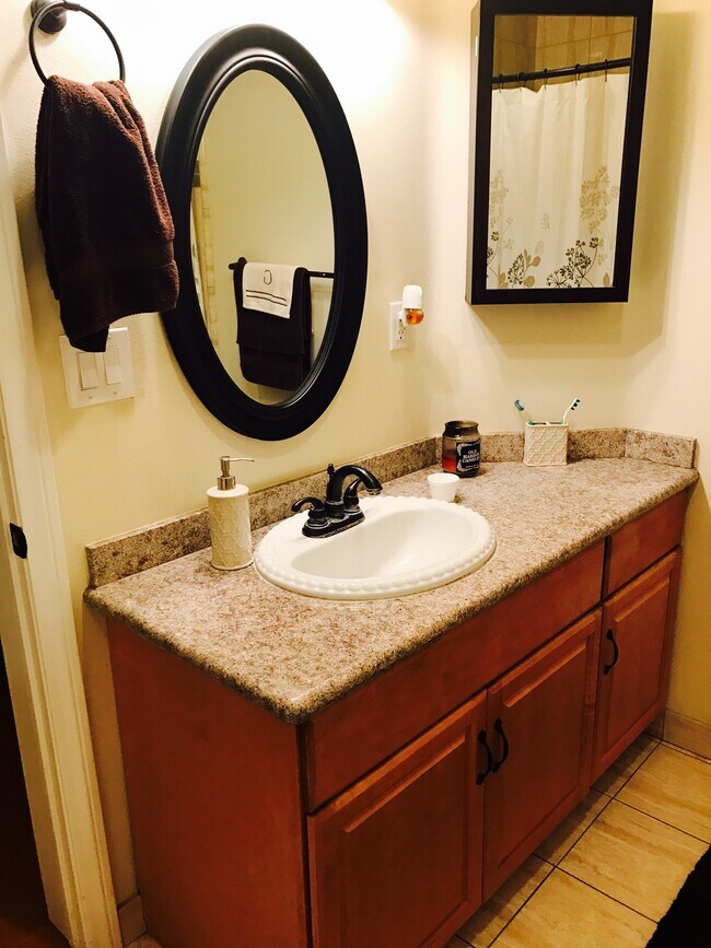 Building Photo - 303 W Verdugo Ave