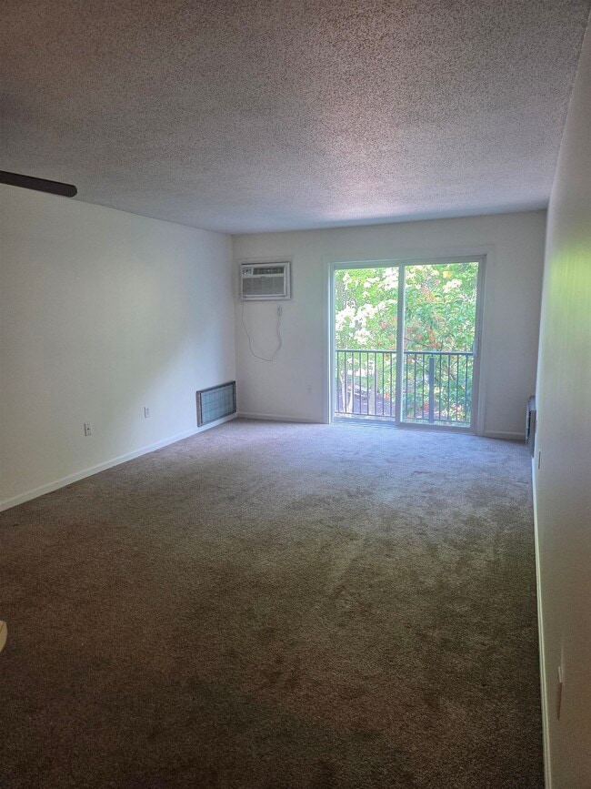 Building Photo - 120 Fisherville Rd