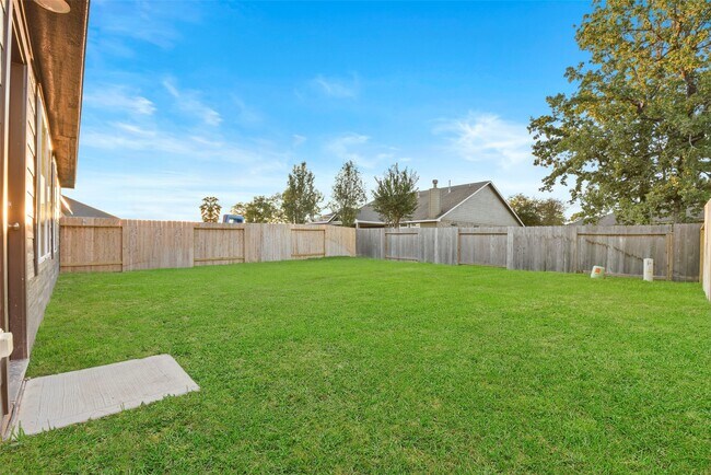 Building Photo - 249 Douglas Hls Dr