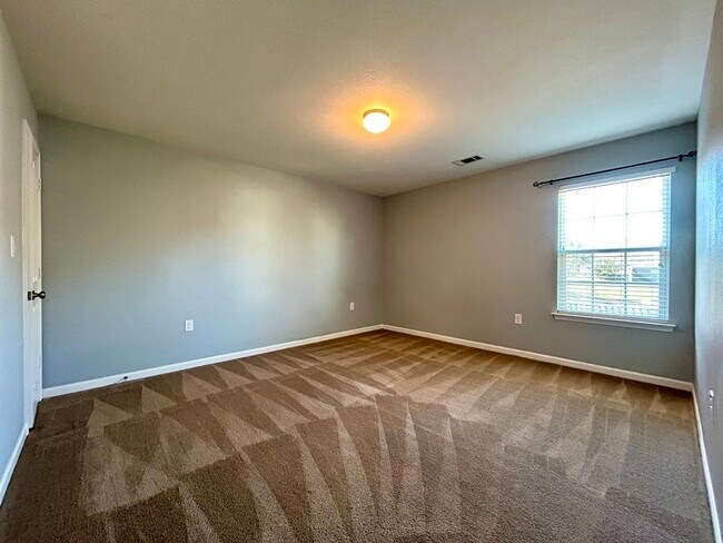 Building Photo - 3987 Tallowtree Ln