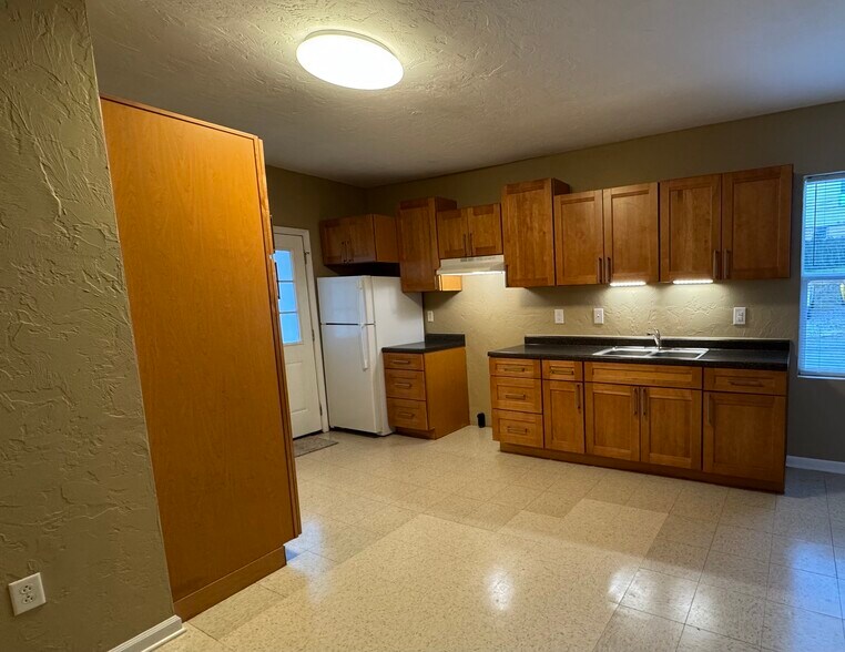 Building Photo - 114 W Berkeley St