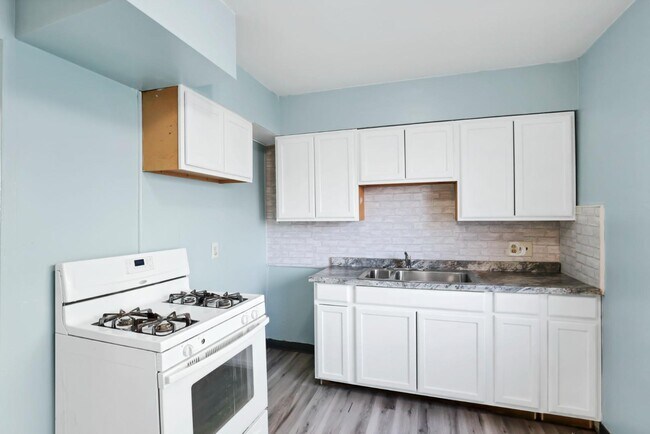 Building Photo - 1699 E Weber Rd