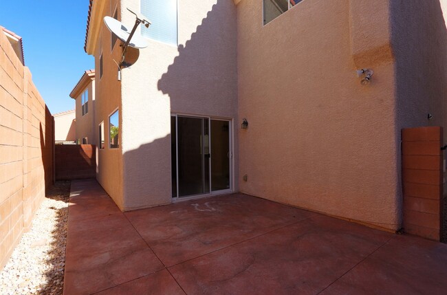 Building Photo - 715 Shadwell St