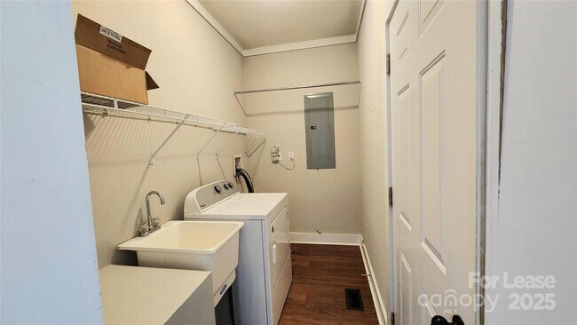 Building Photo - 429 Windsor Gate Dr