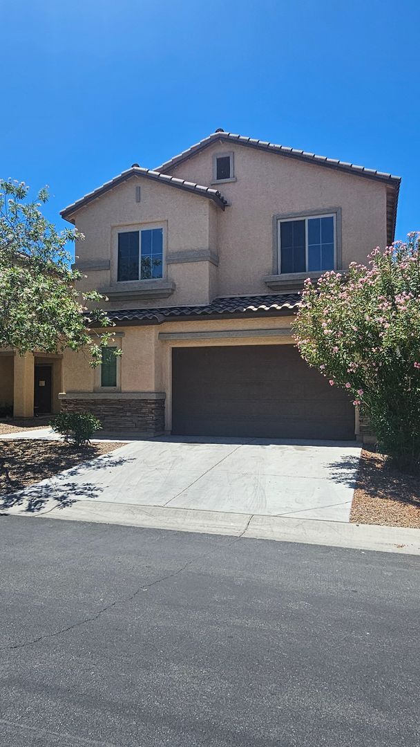Building Photo - Spacious 4 Bedroom Home with Open Layout & Stunning Backyard