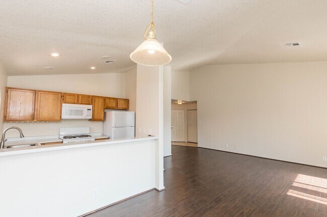 Building Photo - Now Available for Rent 2 Bedroom at Vizcaya