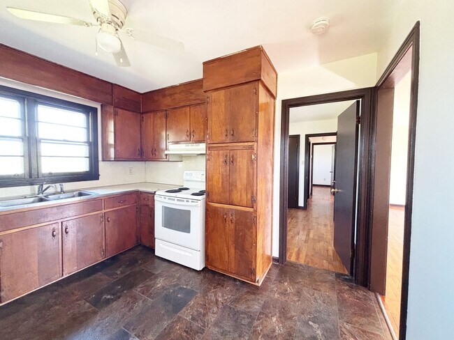 Building Photo - Greenback 37742 - 3 bedroom, 1 bath home - Contact Jeremy Logan (865) 307-2273