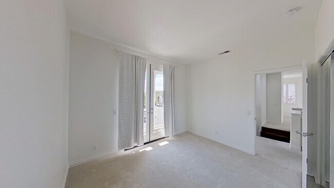 Building Photo - 18 Trail Canyon Dr