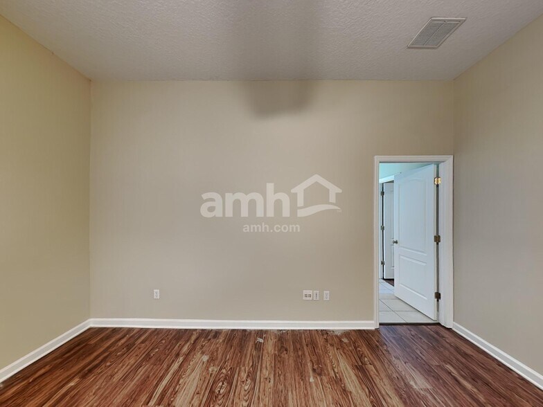 Building Photo - 725 Gulf Land Dr