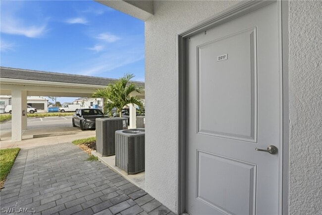 Building Photo - 15375 Grn Acrs Ave