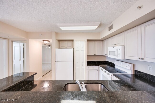 Building Photo - 1210 Wildwood Lakes Blvd