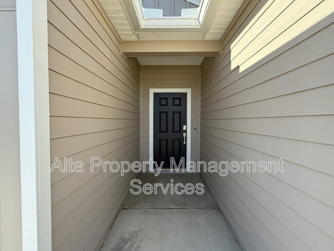 Building Photo - 8205 Horsebit Cir