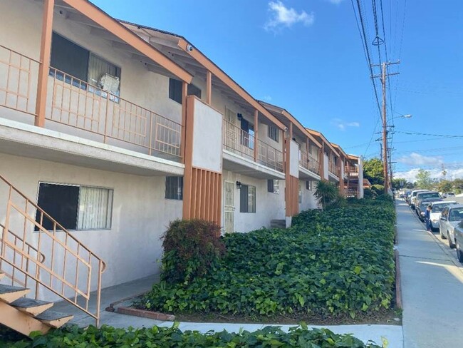 Building Photo - Ridgewood Apartments