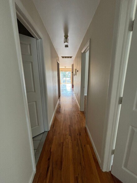 Building Photo - 28 Delavan Pl