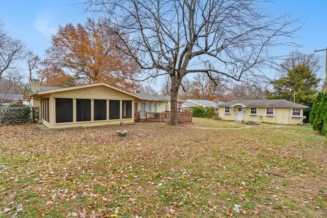 Building Photo - RARE SOUTHERN HILLS BEAUTY! 3 living rooms...