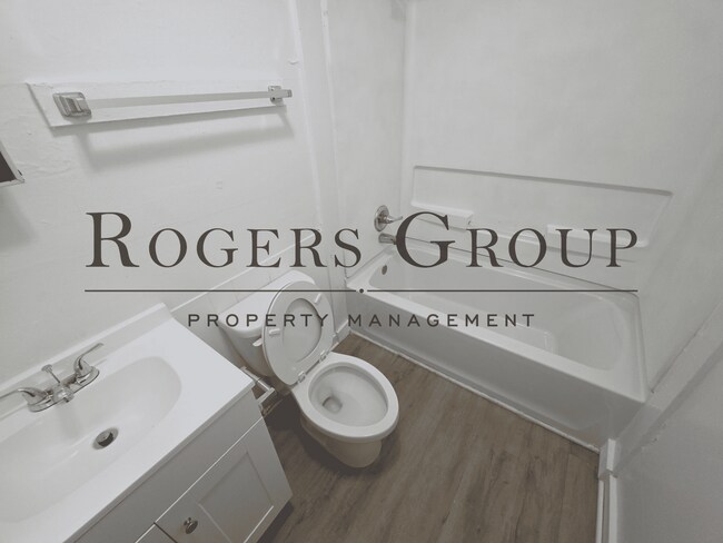 Building Photo - #450 - 416-418 Ridley St Duplex