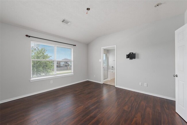 Building Photo - 14425 Rosehedge Ct