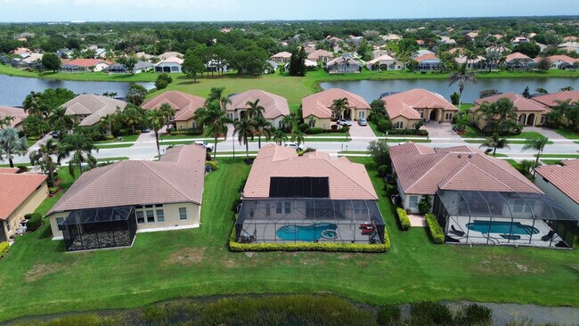 Building Photo - 923 SW Grand Reserves Blvd