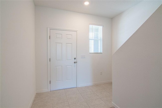 Building Photo - 205 Mandovi St