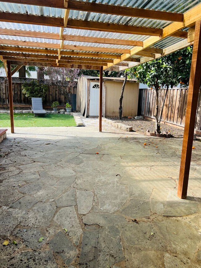 Building Photo - OPEN HOUSE 4/11 12PM-2PM Spacious home in West San Jose