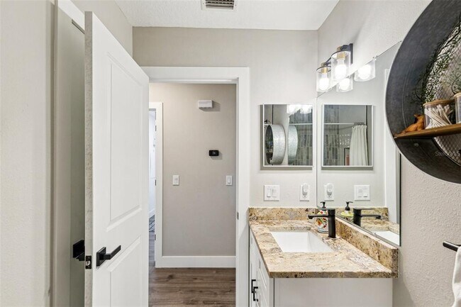 Building Photo - 7308 Carrington Oaks Ln